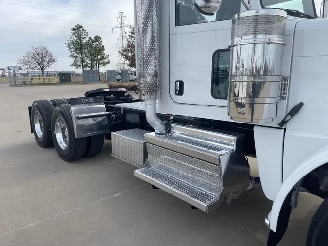 2019 Peterbilt 389