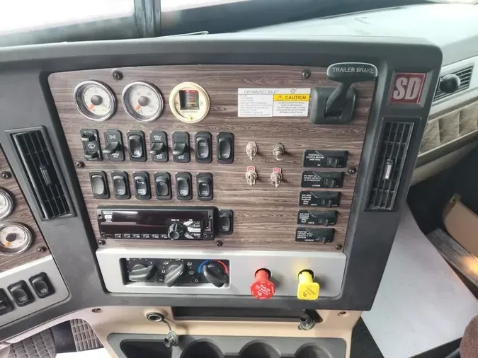 2018 Freightliner CORONADO 122 SD