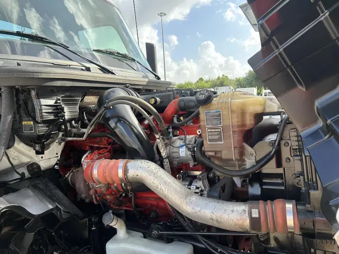 2020 International LT625