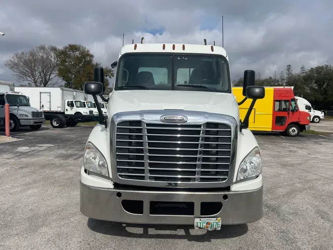 2018 FREIGHTLINER/MERCEDES CASCADIA 125