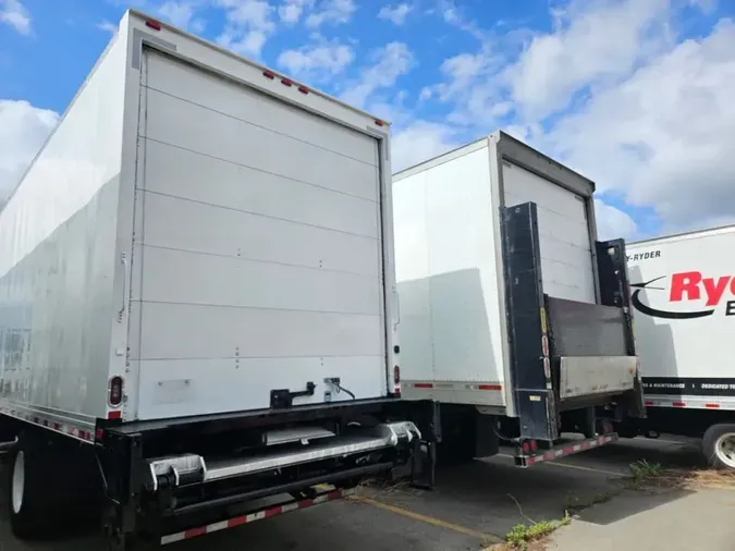 2018 FREIGHTLINER/MERCEDES M2 106