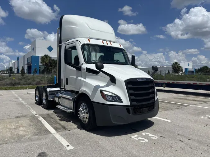 2021 Freightliner Cascadia 11622bc4bb3afb35c101744dad774bd94fc