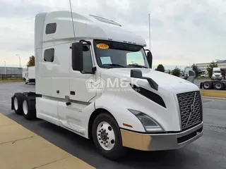 2020 VOLVO VNL64T760