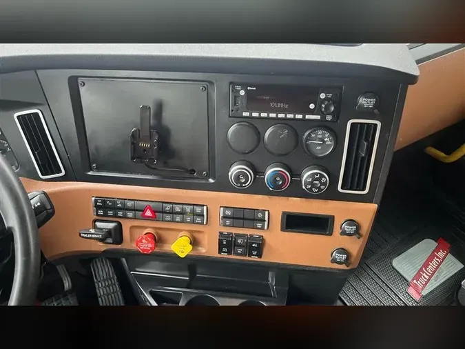 2023 FREIGHTLINER CA126
