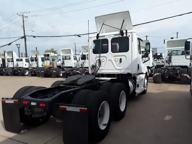 2019 FREIGHTLINER/MERCEDES CASCADIA
