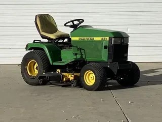 2001 John Deere 445