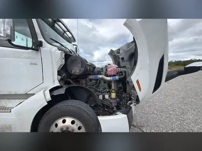 2020 Volvo VNL300