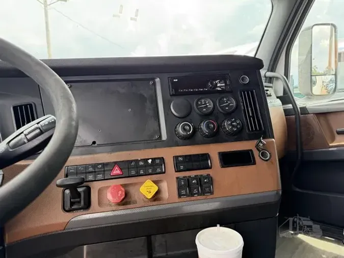 2020 FREIGHTLINER CASCADIA 126