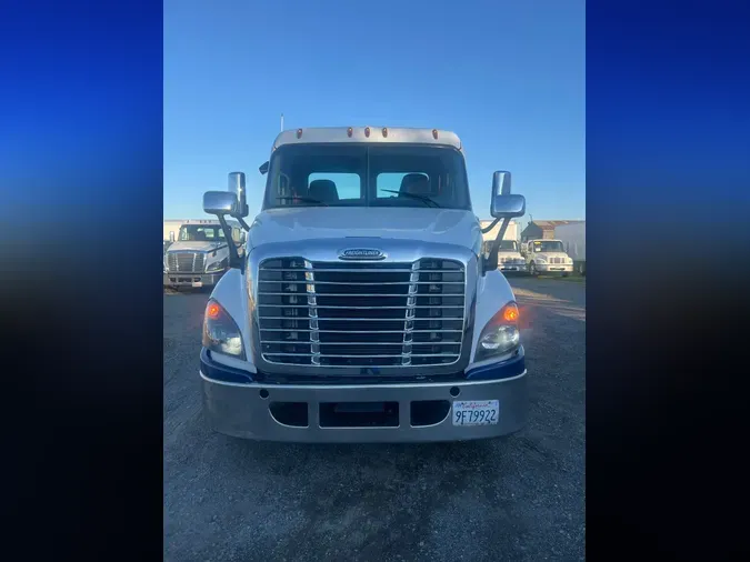 2018 FREIGHTLINER/MERCEDES CASCADIA 125