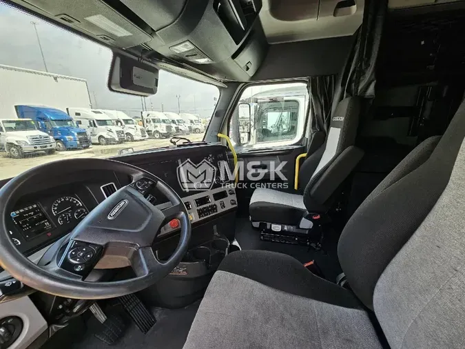 2021 FREIGHTLINER CASCADIA CA126