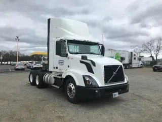 2017 Volvo VNL64300