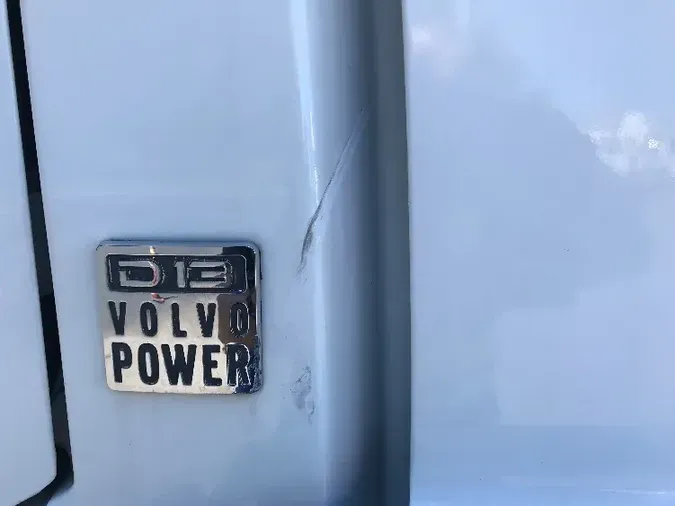 2017 Volvo VNL64300