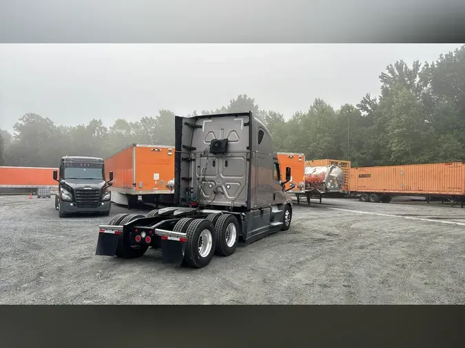 2023 Freightliner Cascadia 126
