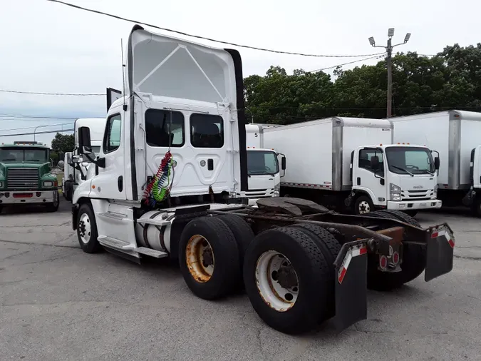 2017 FREIGHTLINER/MERCEDES CASCADIA 125