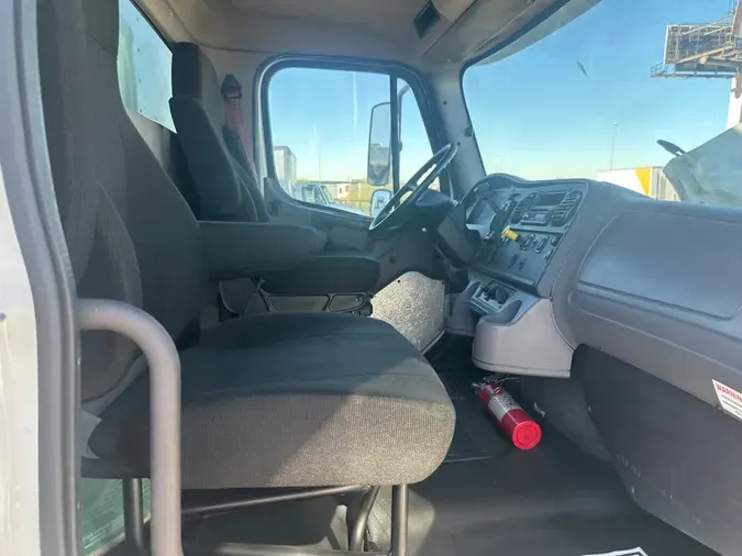 2016 FREIGHTLINER/MERCEDES M2 106