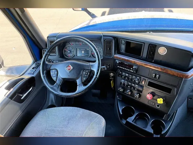 2022 INT LT625 6x4