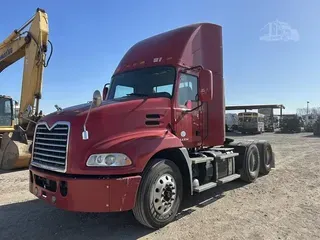 2017 MACK PINNACLE CXU613