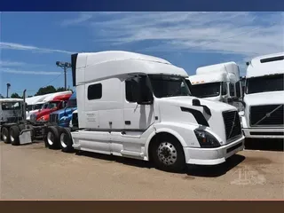 2014 VOLVO VNL64T730