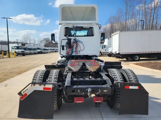 2019 NAVISTAR INTERNATIONAL RH613 DAYCAB S/A