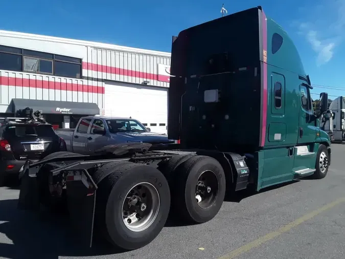 2018 FREIGHTLINER/MERCEDES CASCADIA 12522e25bd313ef831d1af063436e58f5f0
