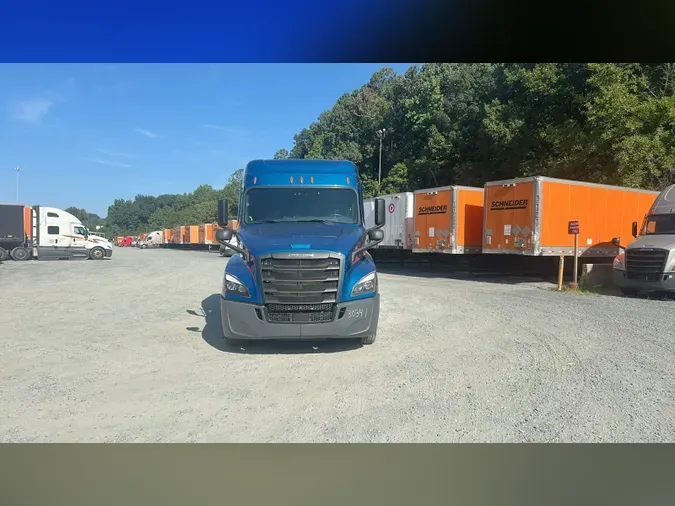 2022 Freightliner Cascadia 12622e56a98d0b01f198d2e82a396d01e5d