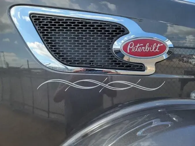 2023 Peterbilt 567