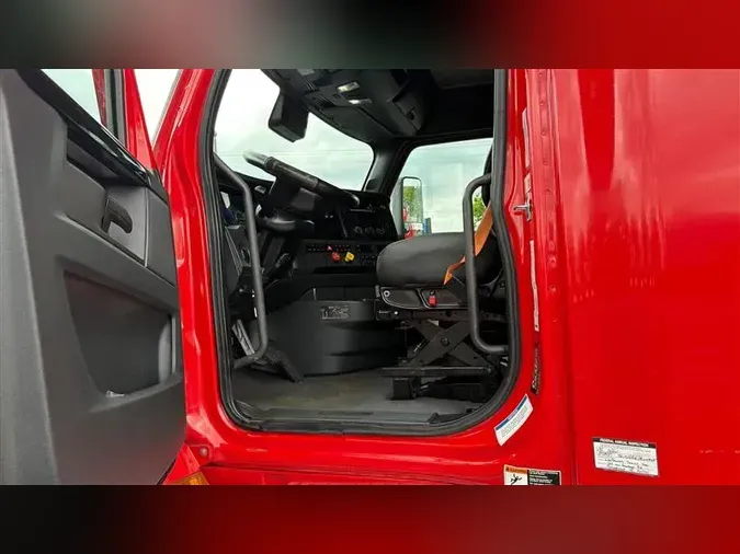 2023 FREIGHTLINER CA126
