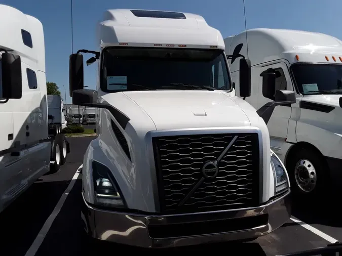 2020 VOLVO VNL64T-760