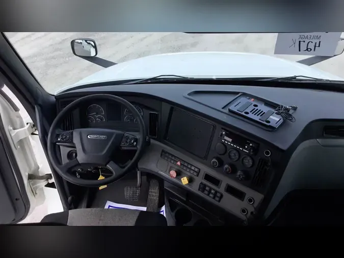 2020 Freightliner Cascadia 126