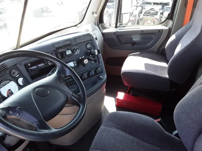 2019 FREIGHTLINER/MERCEDES CASCADIA 125