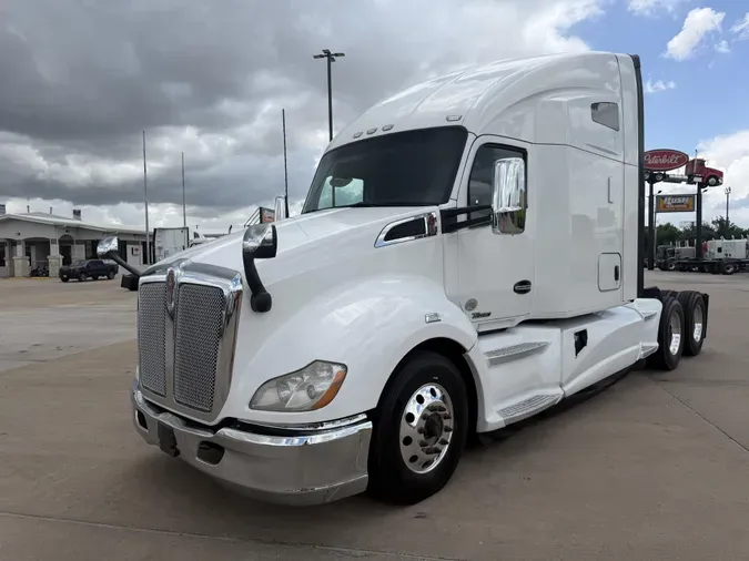 2021 Kenworth T68022fb98f66248c4b38d51d8dbb2a8404a