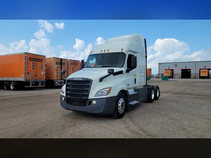 2020 Freightliner Cascadia 126