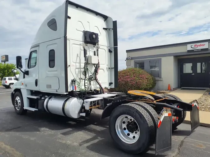 2020 FREIGHTLINER/MERCEDES CASCADIA 125