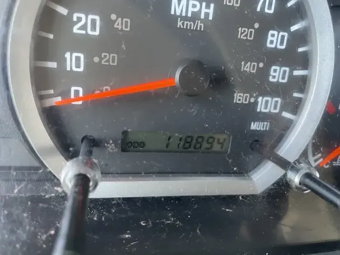 2017 ISUZU NPR22fdebab3dc42706aea6aaa6a7e361e9