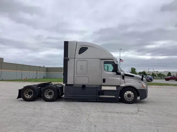2024 Freightliner Cascadia 126