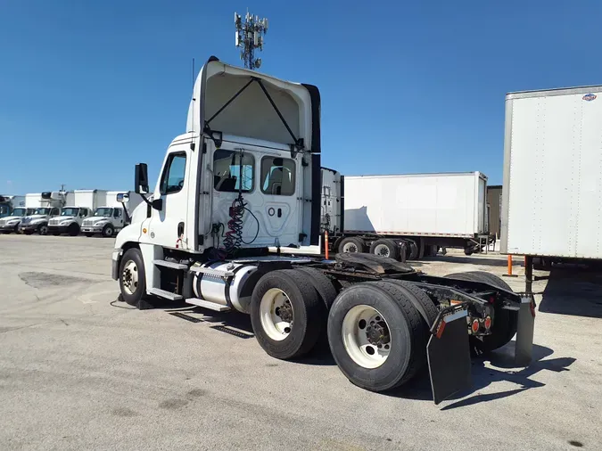 2019 FREIGHTLINER/MERCEDES CASCADIA 125