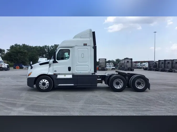 2020 Freightliner Cascadia 126