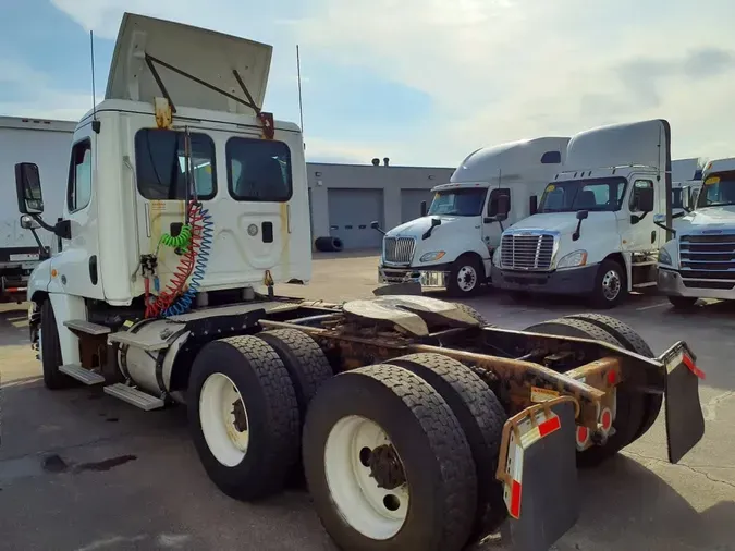 2017 FREIGHTLINER/MERCEDES CASCADIA 125
