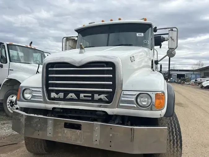 2003 MACK GRANITE CV713