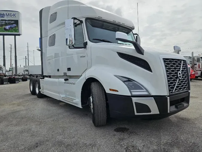 2020 VOLVO VNL64T760