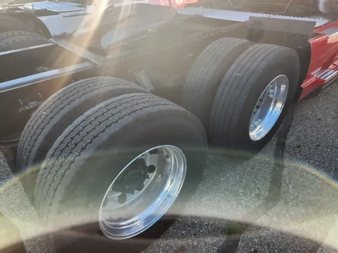 2024 VOLVO VNL64T760