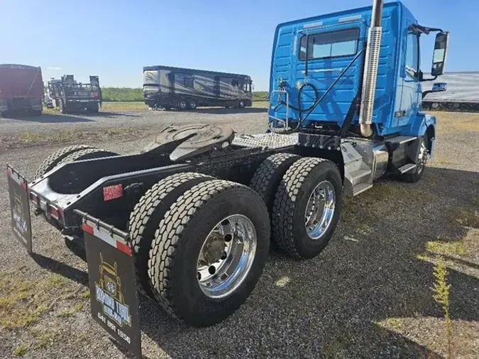 2013 VOLVO VNL64T300