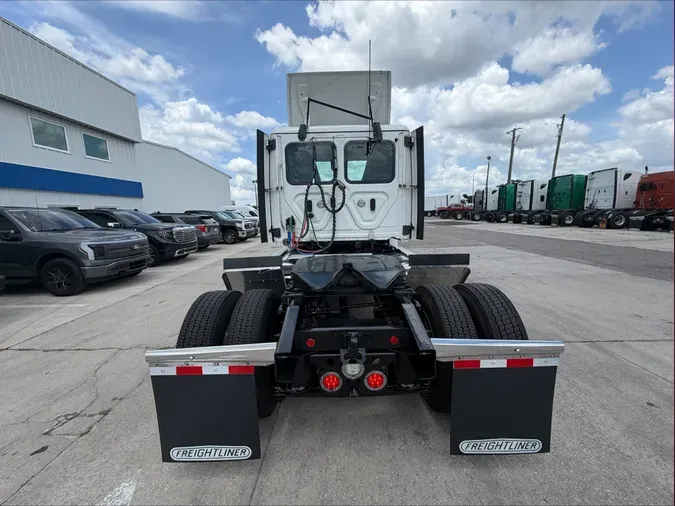 2022 Freightliner Cascadia 126230c8c4e8a3ea73307907e8fd5f3d099