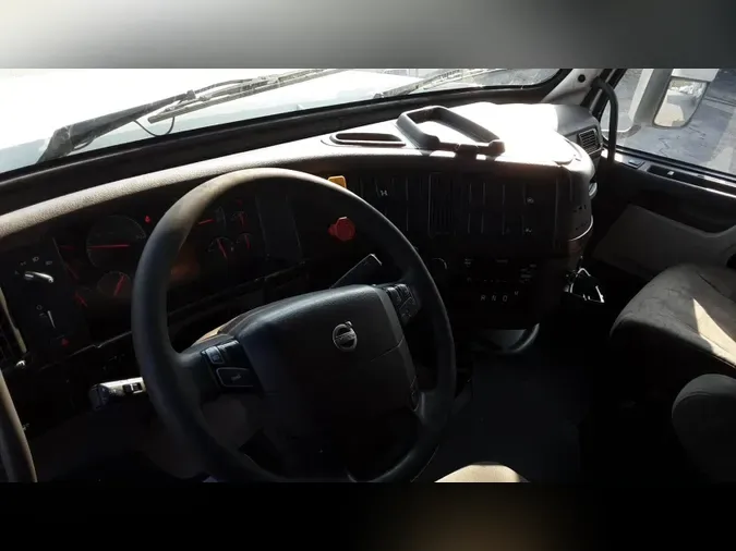 2018 Volvo VNL 740