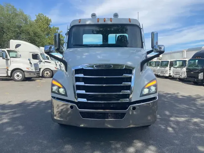 2020 FREIGHTLINER NEW CASCADIA 116