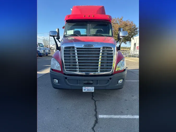 2016 FREIGHTLINER/MERCEDES CASCADIA 125