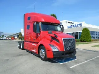 2020 VOLVO VNL64T760