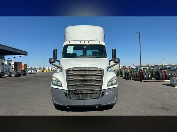 2019 Freightliner Cascadia 126