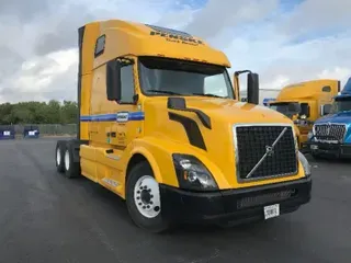 2017 VOLVO VNL64670
