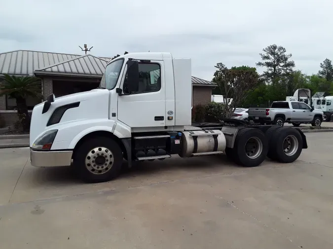 2017 VOLVO VNL64TRACTOR231afde6ee0c38912b261c26f48fe064